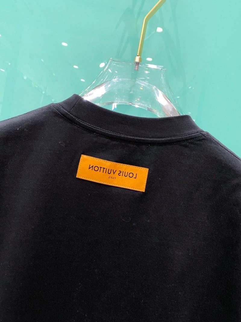 Seasonal Louis Vuitton T-Shirts 135654