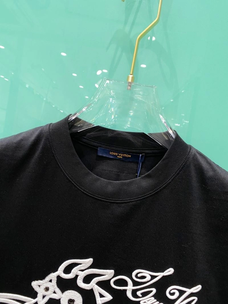 Seasonal Louis Vuitton T-Shirts 135654