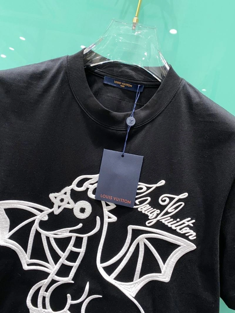 Seasonal Louis Vuitton T-Shirts 135654