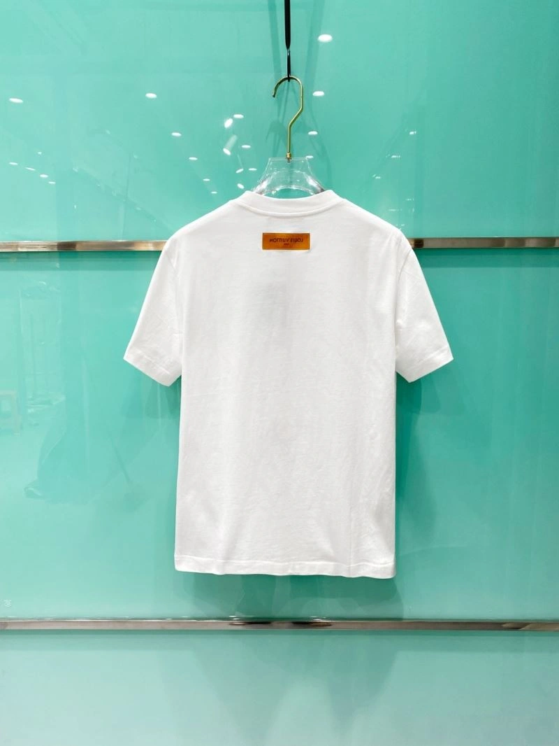 Louis Vuitton T-Shirts Snug 135641