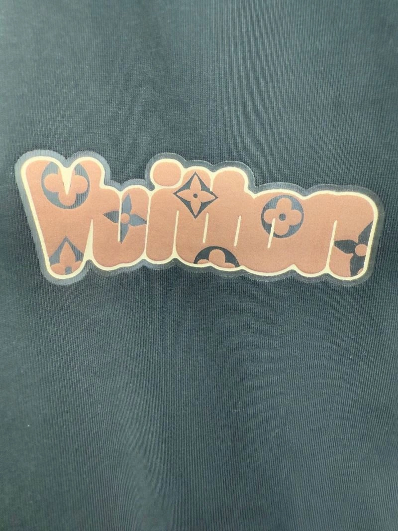 Fashionable Louis Vuitton T-Shirts 135629