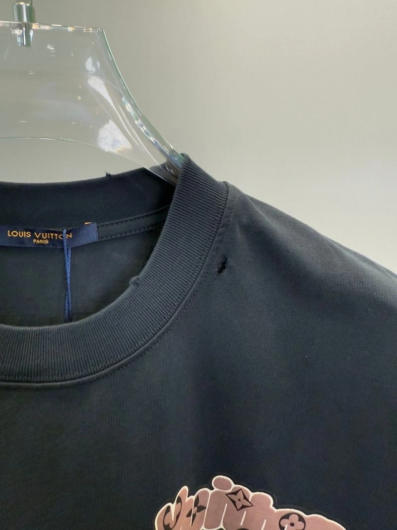 Fashionable Louis Vuitton T-Shirts 135629