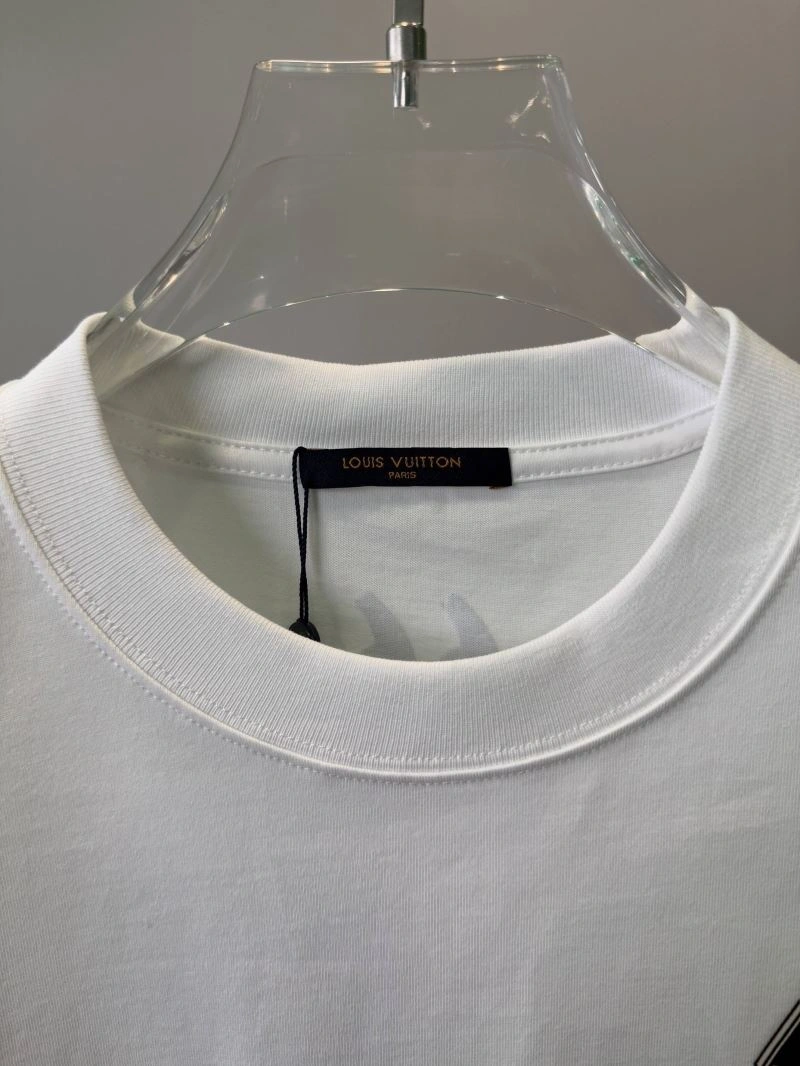 Louis Vuitton T-Shirts WeatherProof 135624