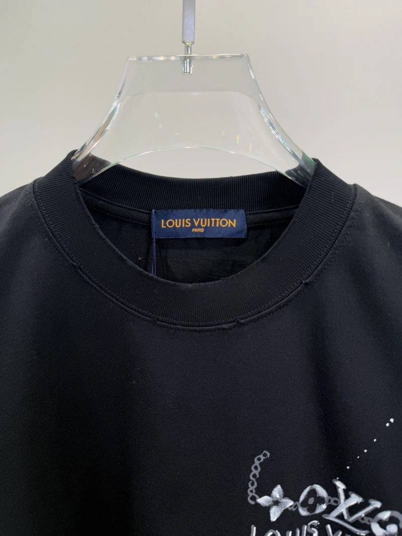 Modern Louis Vuitton T-Shirts 135621