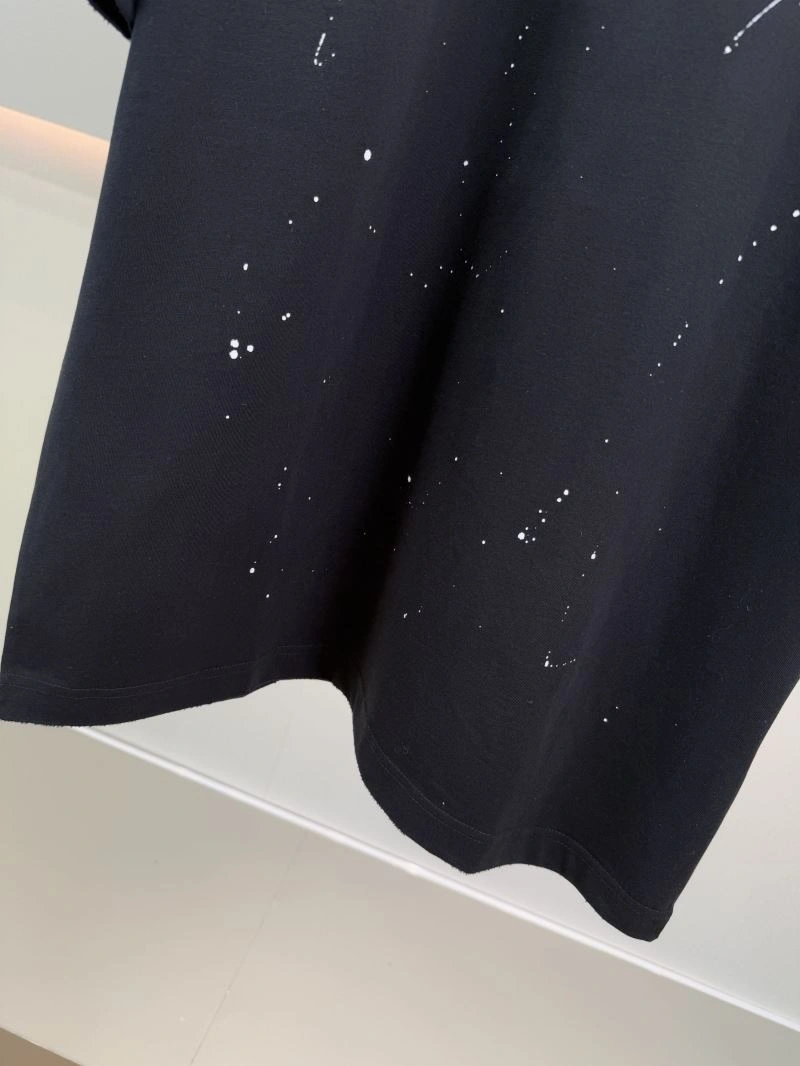 Modern Louis Vuitton T-Shirts 135621