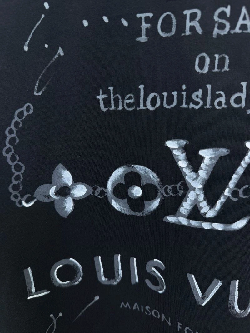 Modern Louis Vuitton T-Shirts 135621