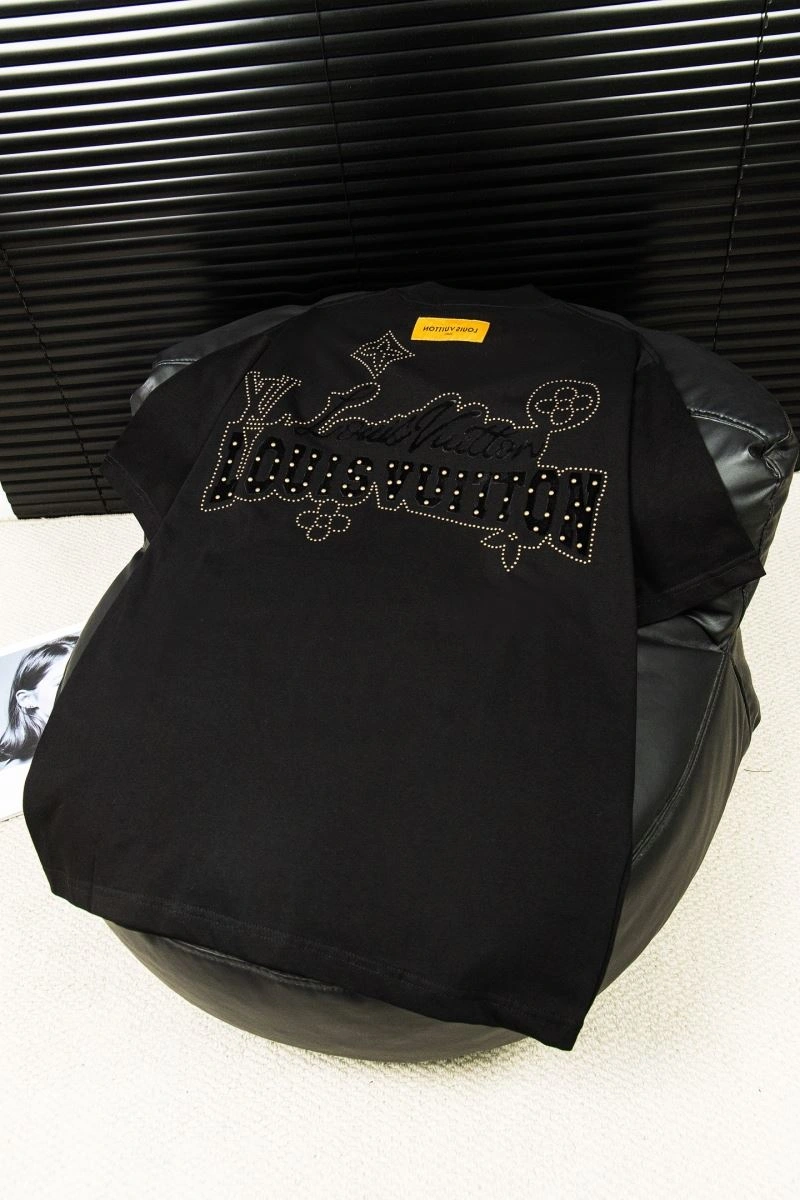 Louis Vuitton T-Shirts WellDesigned 135605