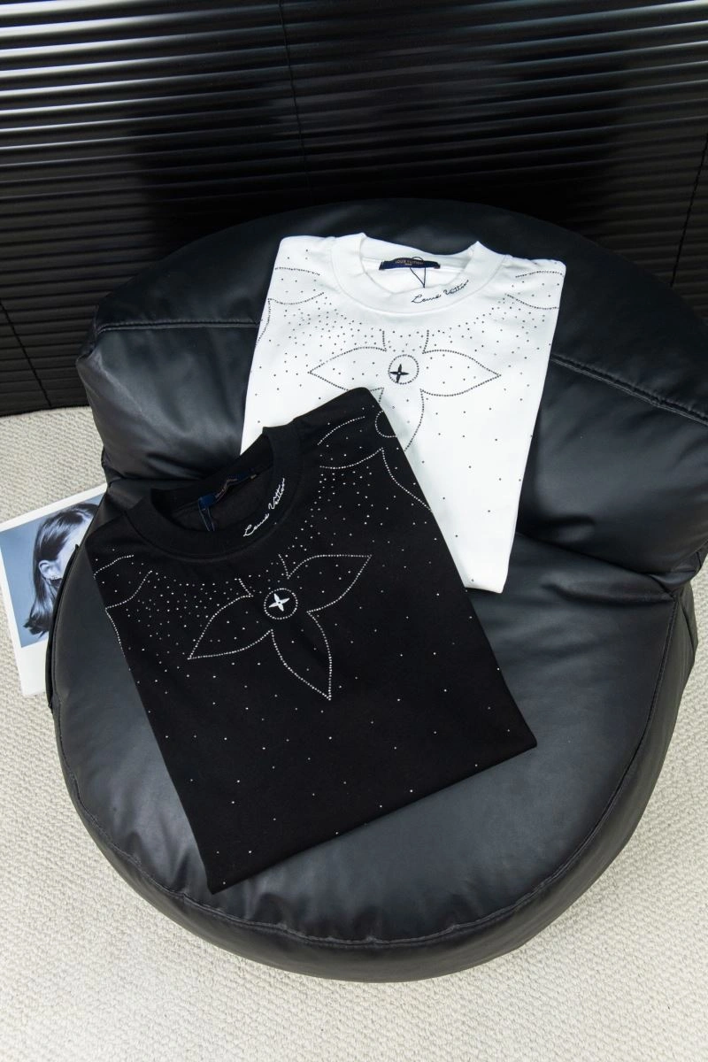 Lightweight Louis Vuitton T-Shirts 135600
