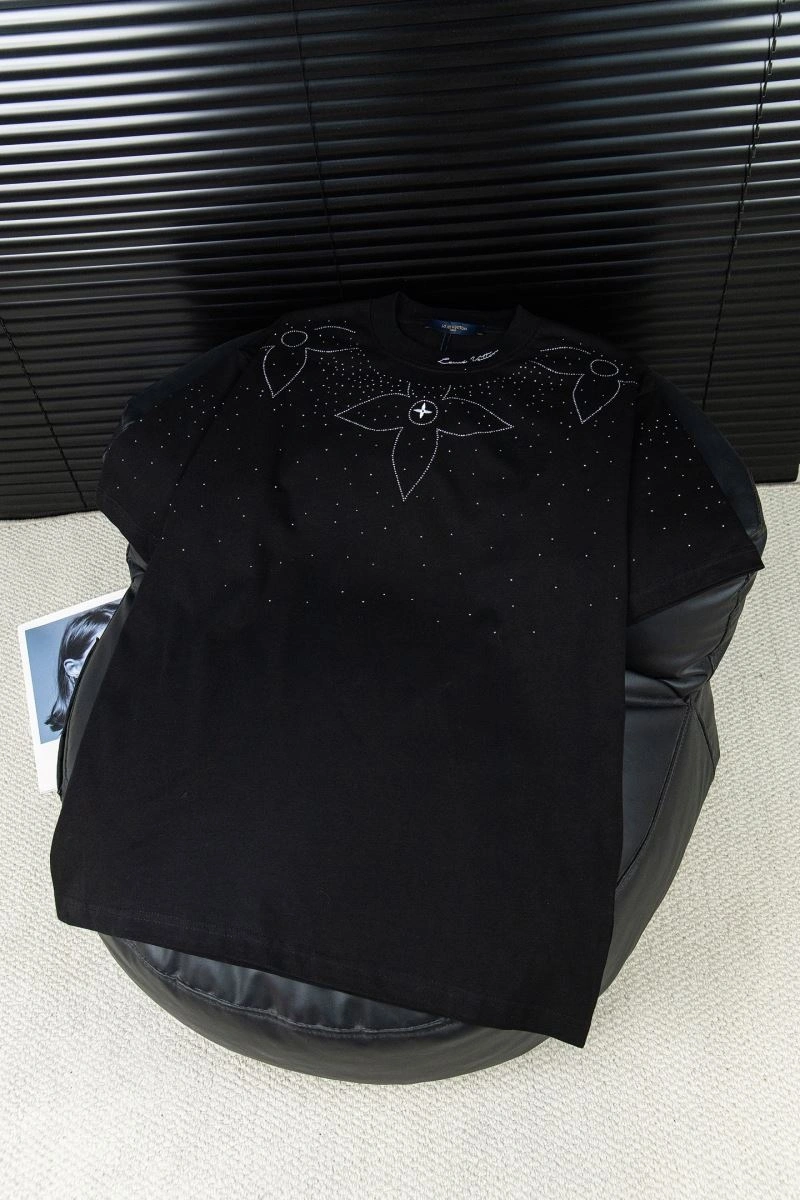 Lightweight Louis Vuitton T-Shirts 135600