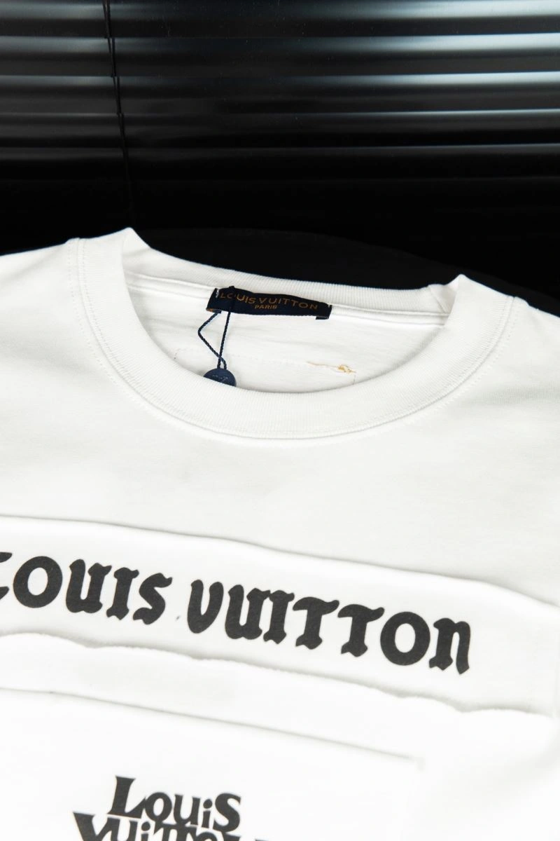 Louis Vuitton T-Shirts Modern 135610