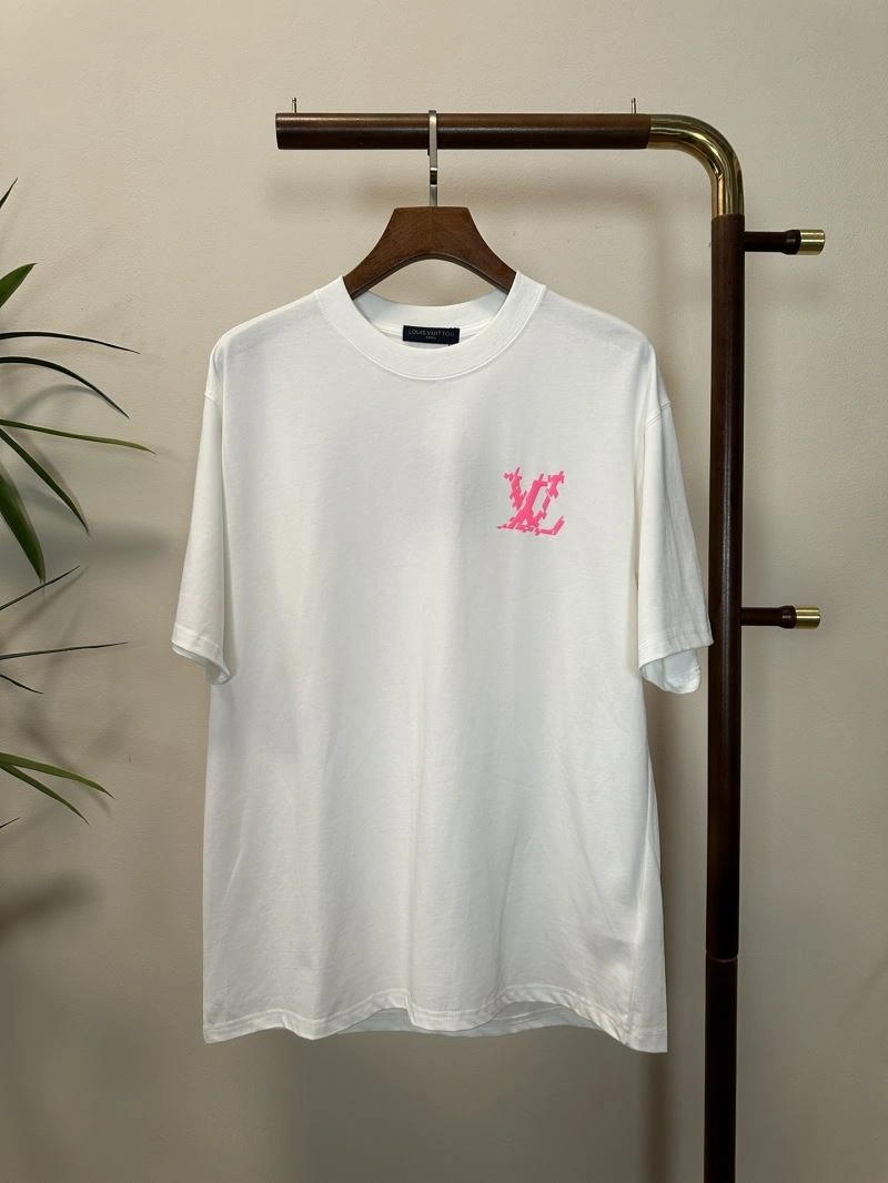 Sporty Louis Vuitton T-Shirts 135616