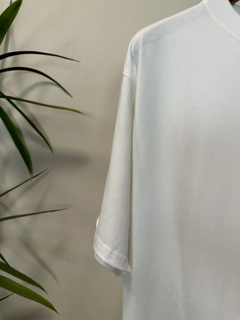 Sporty Louis Vuitton T-Shirts 135616