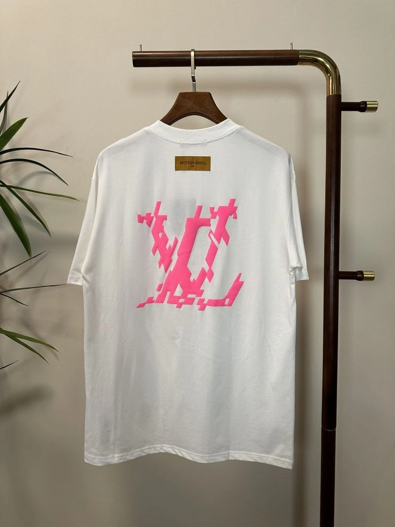 Sporty Louis Vuitton T-Shirts 135616