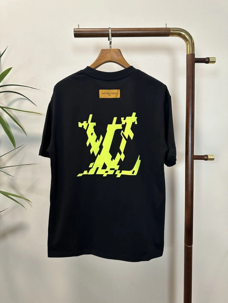 Sporty Louis Vuitton T-Shirts 135616