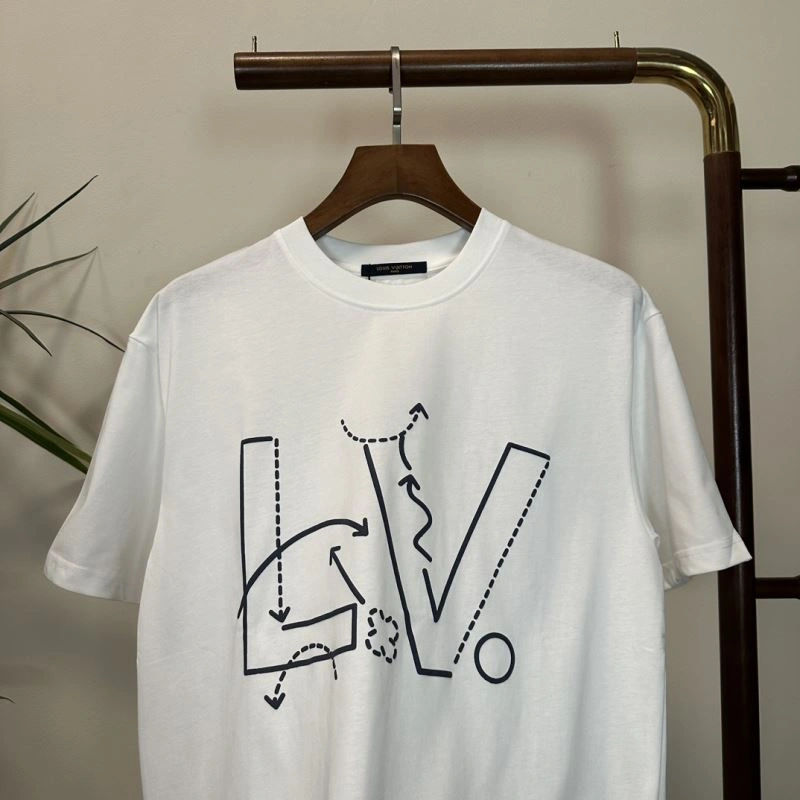Snug Louis Vuitton T-Shirts 135592