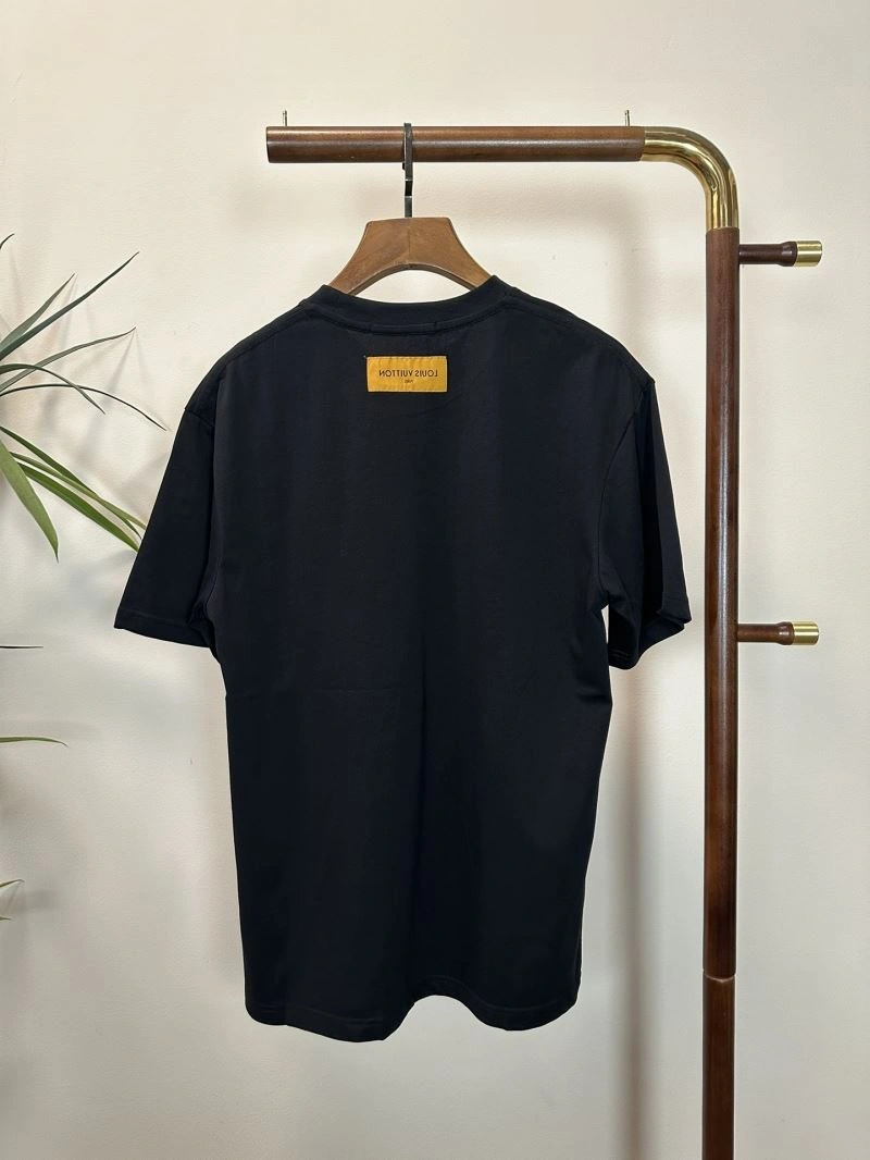 Snug Louis Vuitton T-Shirts 135592
