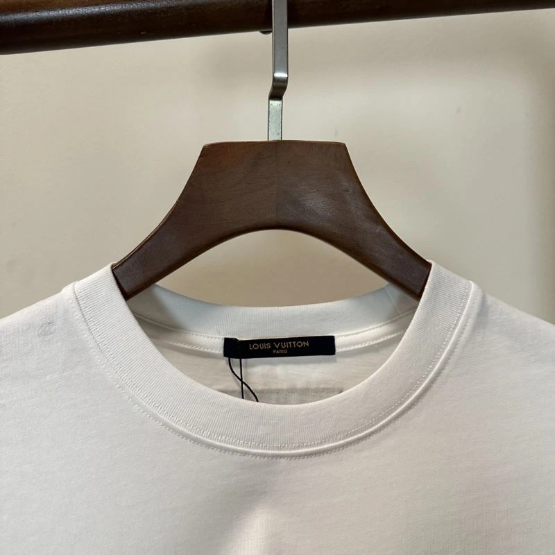 Upgraded Louis Vuitton T-Shirts 135606