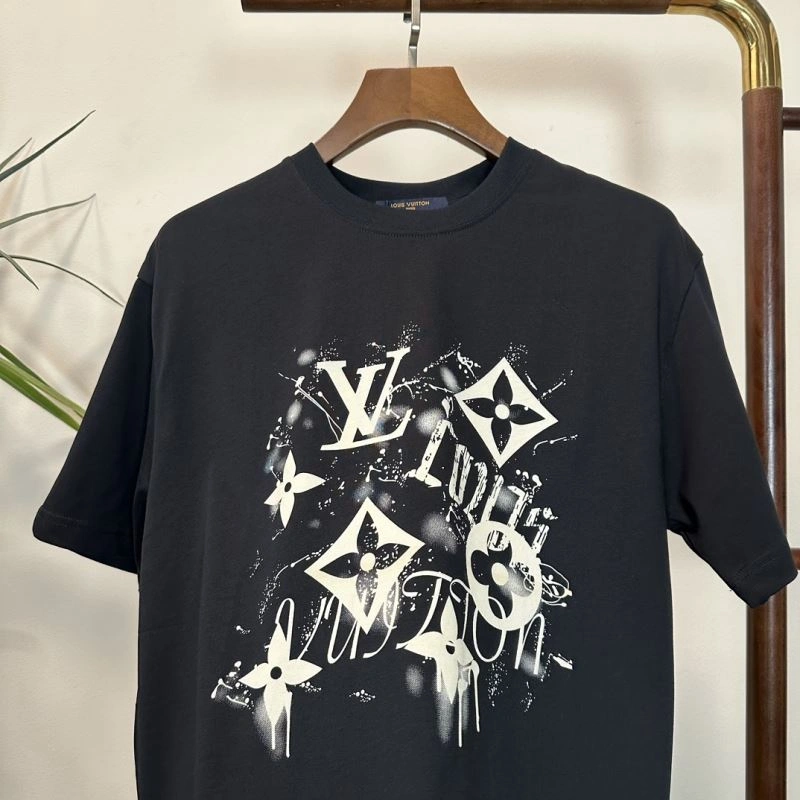 Louis Vuitton T-Shirts HighPerformance 135612