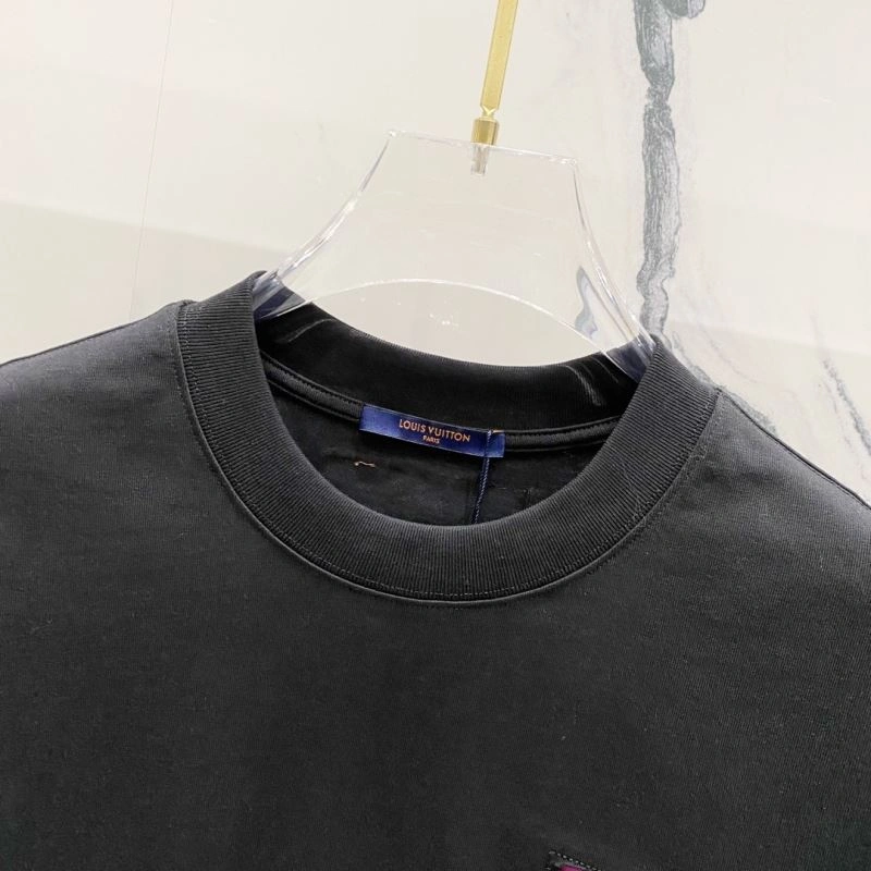 Neat Louis Vuitton T-Shirts 135611