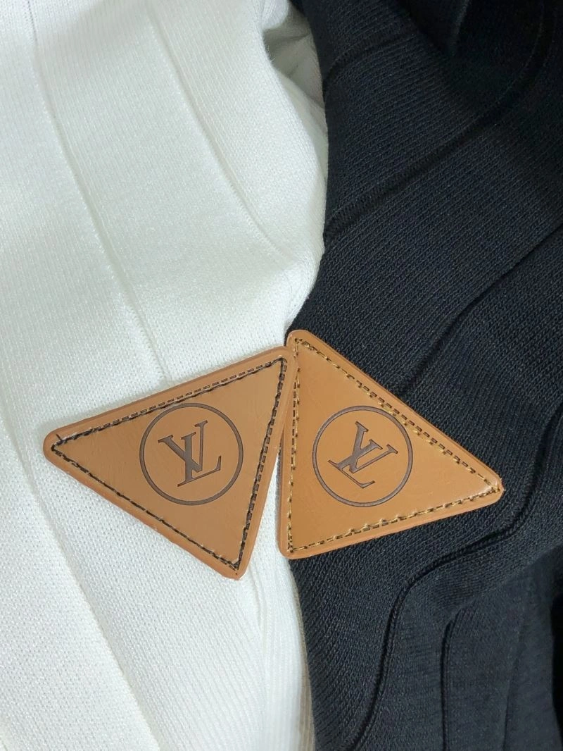 Louis Vuitton T-Shirts Minimalist 135593