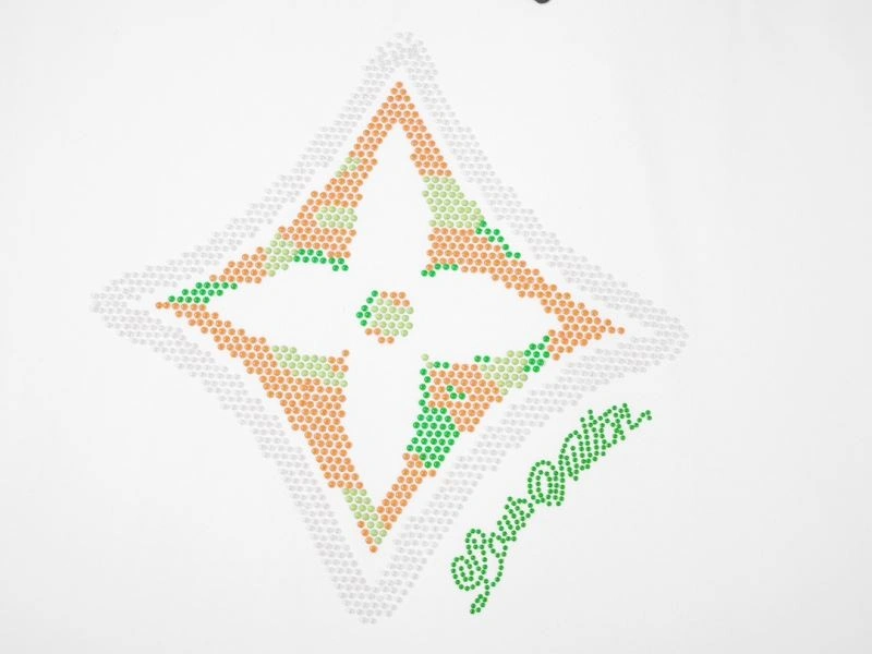 Louis Vuitton T-Shirts UrbanChic 135591