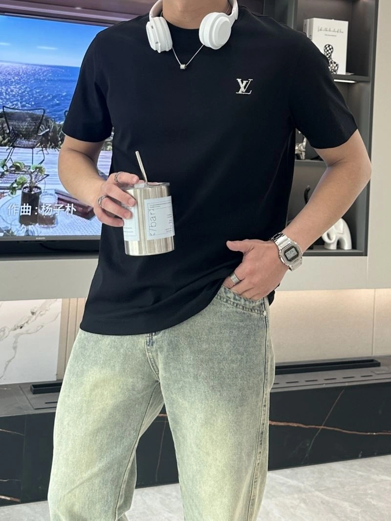 Louis Vuitton T-Shirts Trendsetting 135586