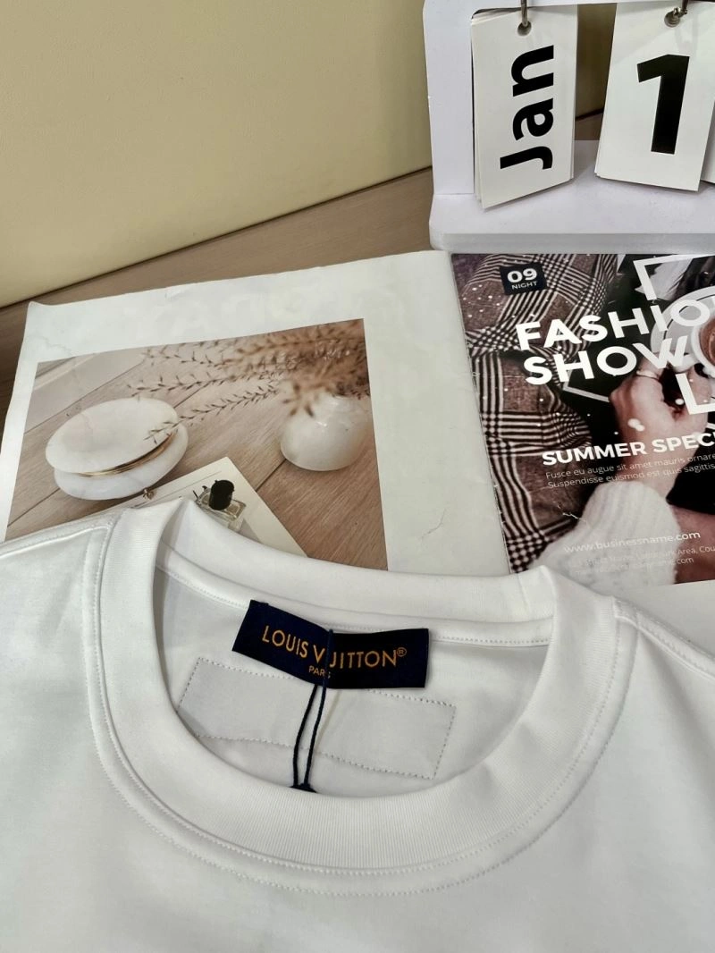 Louis Vuitton T-Shirts Sporty 135588