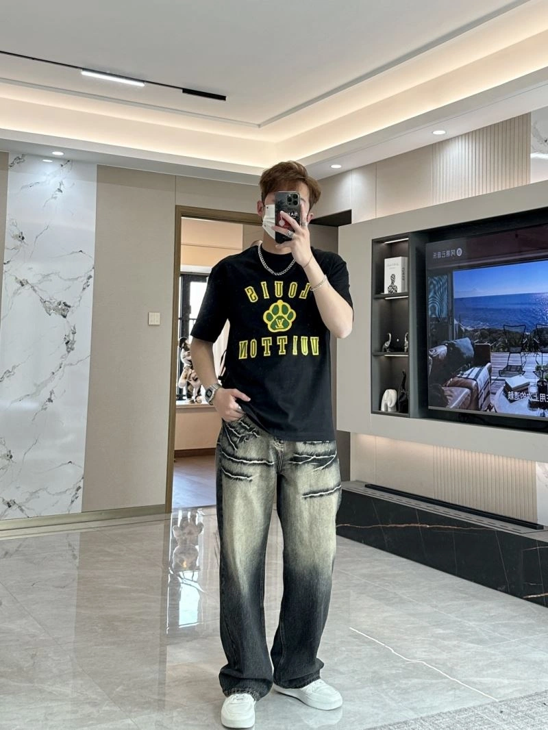 Louis Vuitton T-Shirts Stretchable 135585