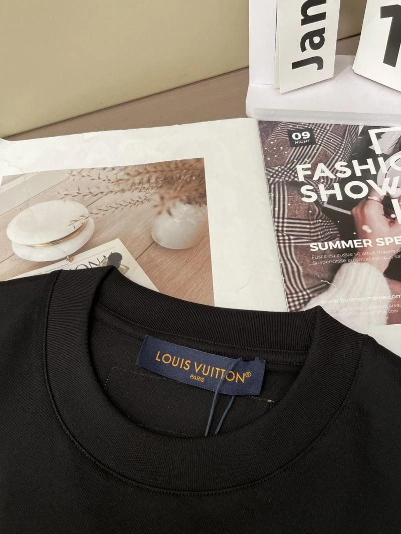 Louis Vuitton T-Shirts Stretchable 135585