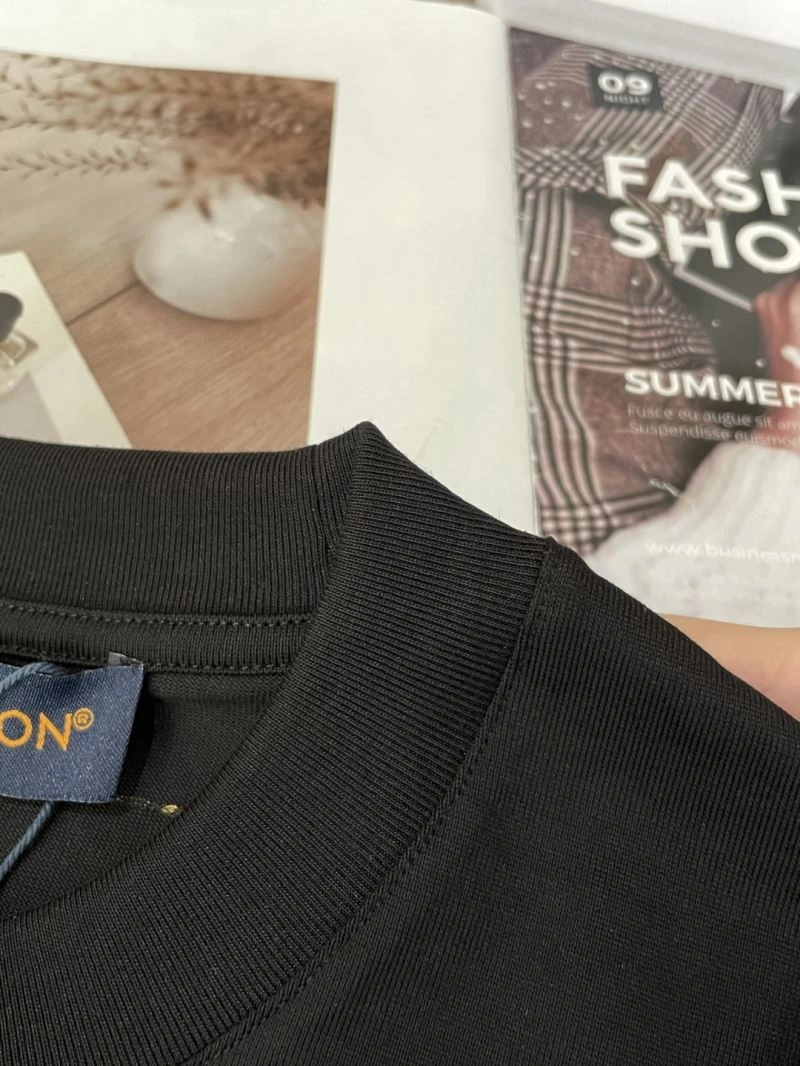 Louis Vuitton T-Shirts Stretchable 135585