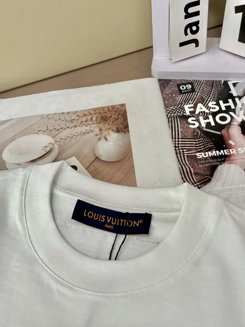 Louis Vuitton T-Shirts Casual 135587