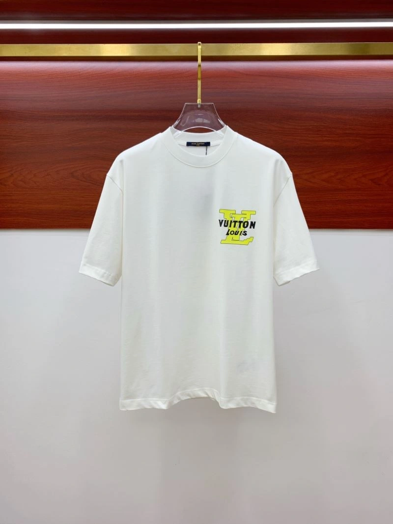 Effortless Louis Vuitton T-Shirts 135583