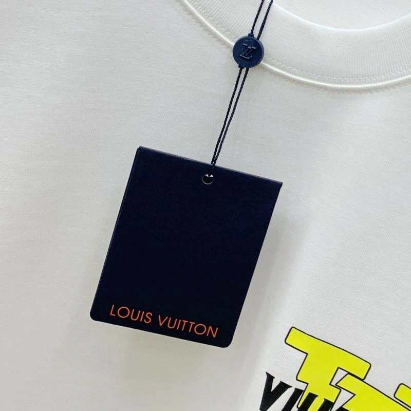 Effortless Louis Vuitton T-Shirts 135583
