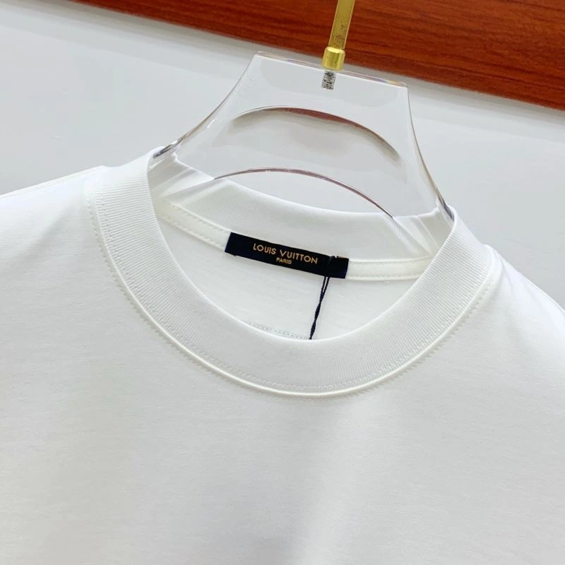 Effortless Louis Vuitton T-Shirts 135583