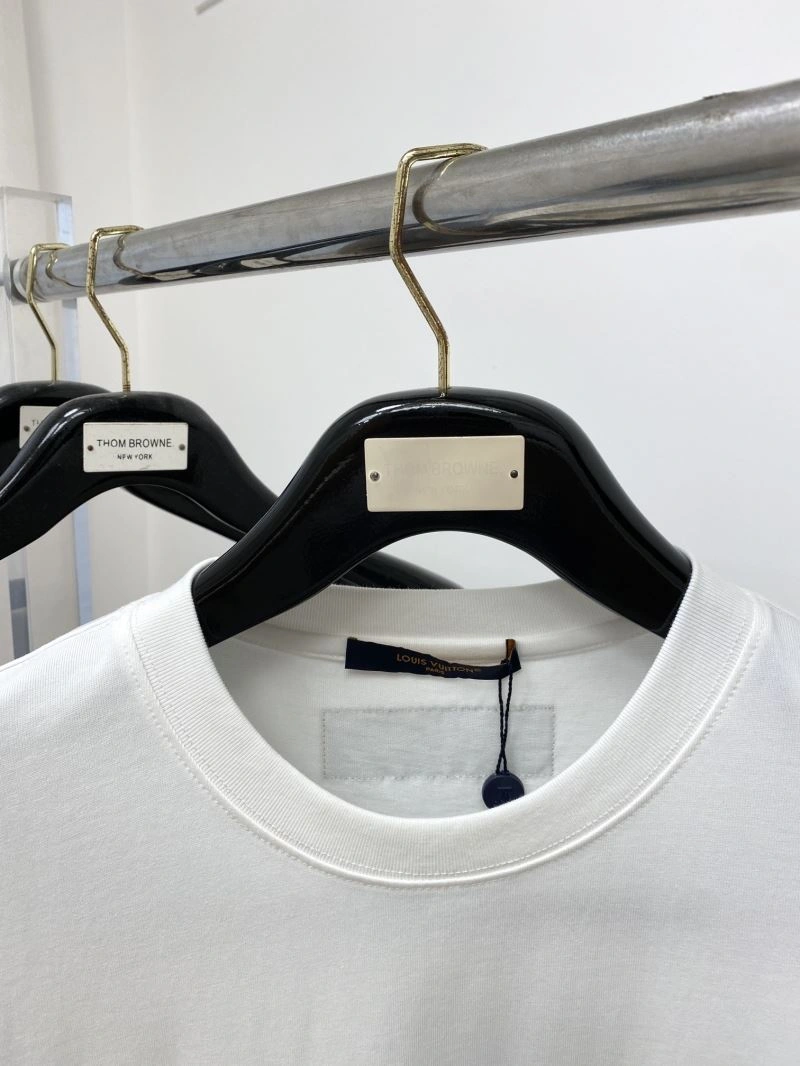Durable Louis Vuitton T-Shirts 135570