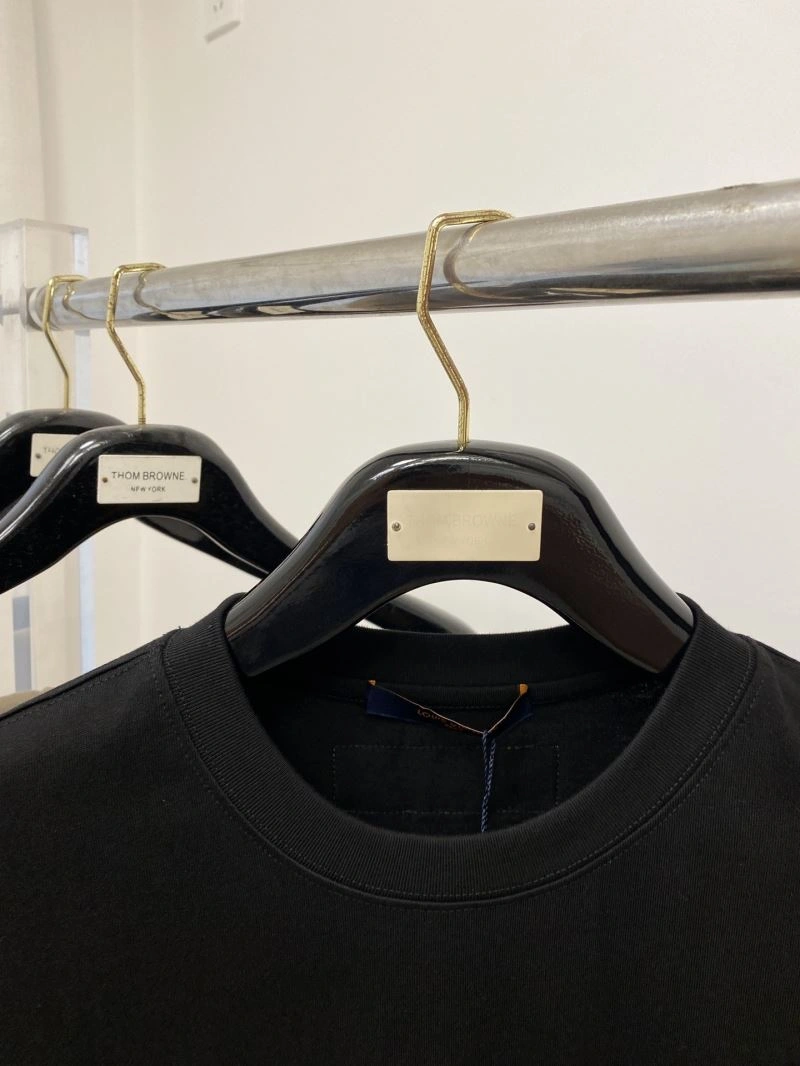 Louis Vuitton T-Shirts FashionForward 135573