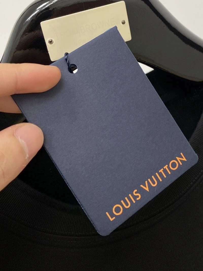 Louis Vuitton T-Shirts FashionForward 135573