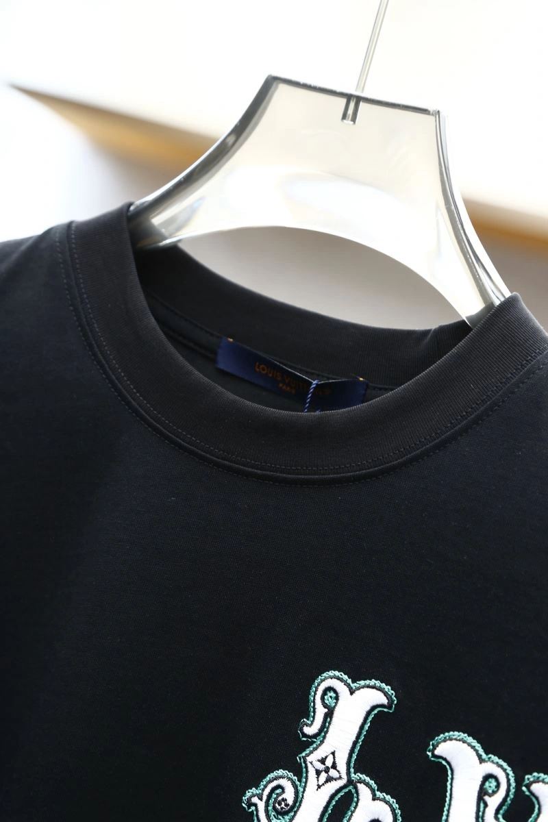 Trendsetting Louis Vuitton T-Shirts 135577