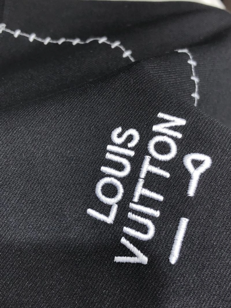 Louis Vuitton T-Shirts Soft 135557