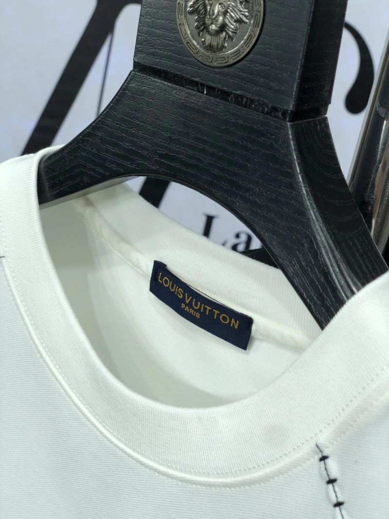 UrbanChic Louis Vuitton T-Shirts 135578