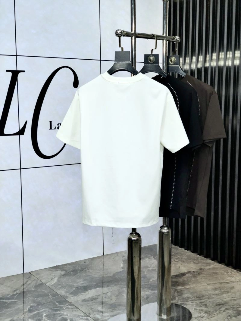 UrbanChic Louis Vuitton T-Shirts 135578