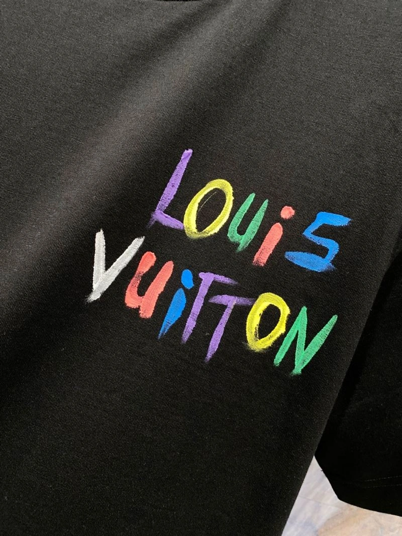 Sustainable Louis Vuitton T-Shirts 135571