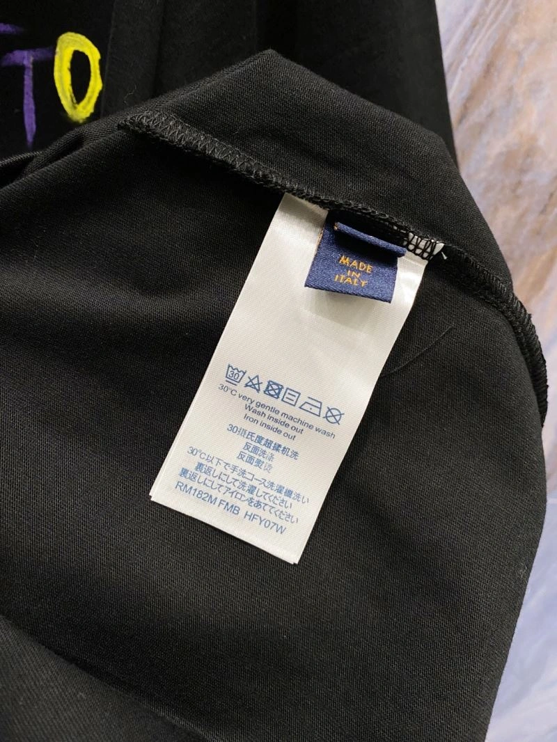 Sustainable Louis Vuitton T-Shirts 135571