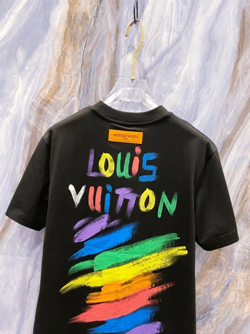 Sustainable Louis Vuitton T-Shirts 135571