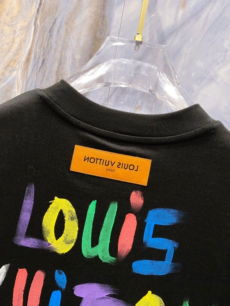 Sustainable Louis Vuitton T-Shirts 135571