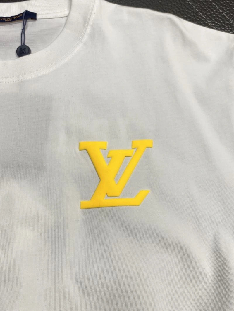 Sporty Louis Vuitton T-Shirts 135574