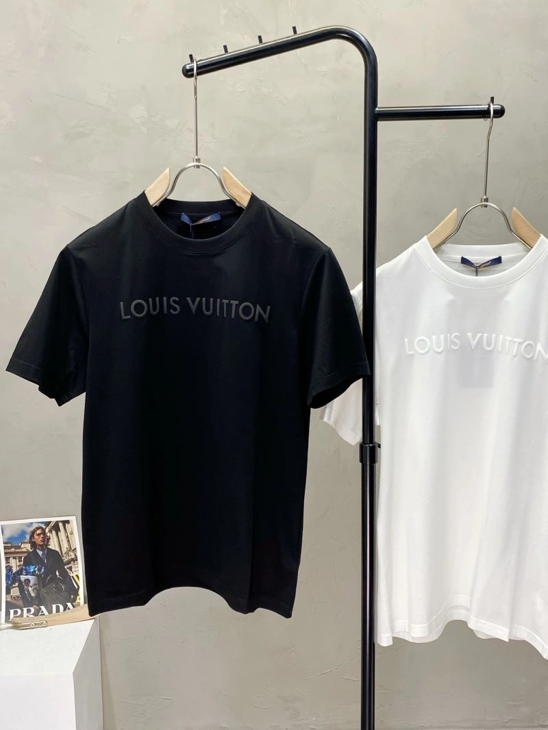 Sporty Louis Vuitton T-Shirts 135552