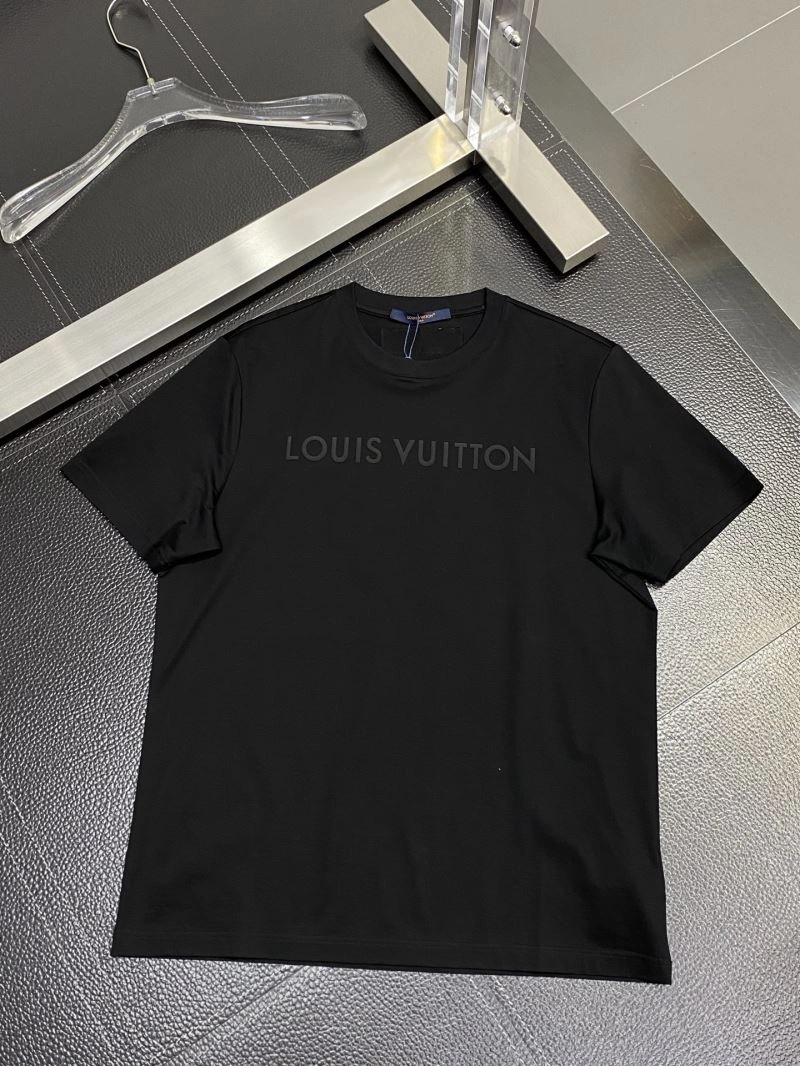 Sporty Louis Vuitton T-Shirts 135552