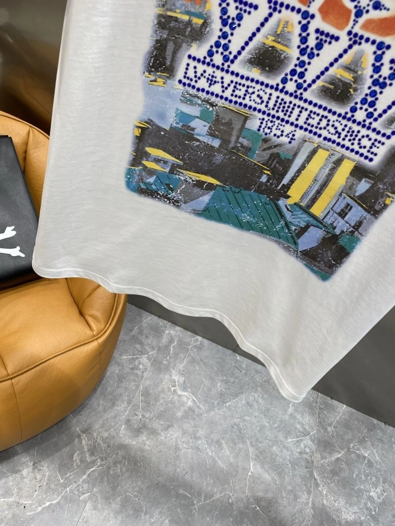 Functional Louis Vuitton T-Shirts 135521
