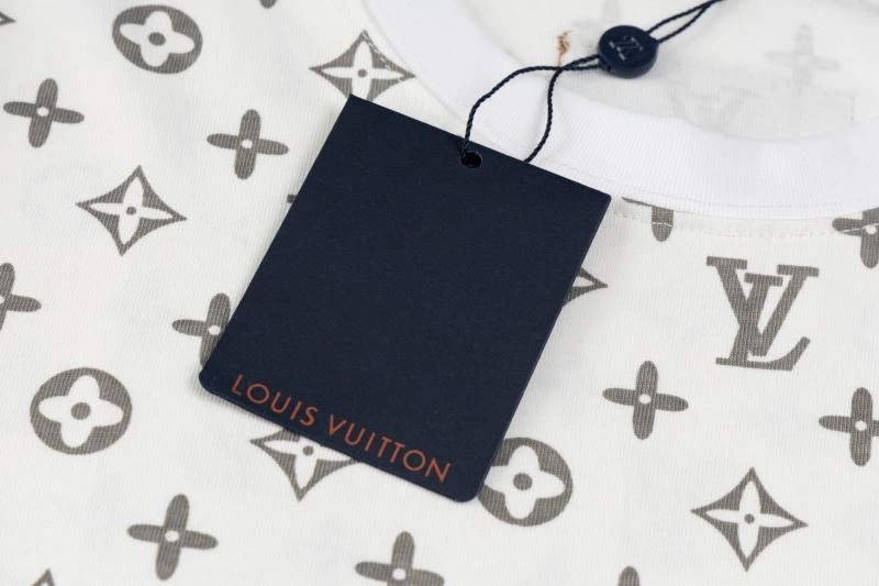 Louis Vuitton T-Shirts SunProtective 135524